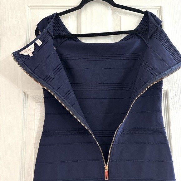 Ted Baker London Textured Off Shoulder Navy Bodycon Dress Size 3 US Size 8 - Picture 7 of 10